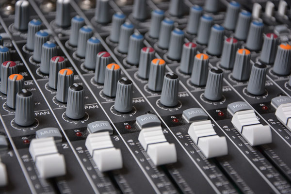 Sewa PA system Gerik - mixer audio untuk majlis di dewan Majlis Daerah Gerik, resort Pulau Banding dan dewan sekolah Lenggong